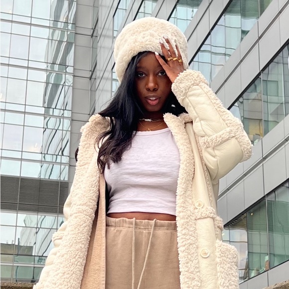 LIMITED EDITION VEGAN LEATHER & SHEARLING MANIÈRE DE VOIR - Picture 4 of 13